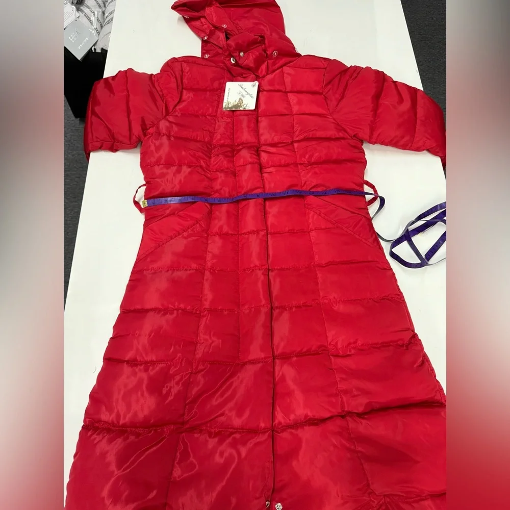 NWT Women's Long Red Puffer Coat with Hood - Size M - Picture 2 of 8